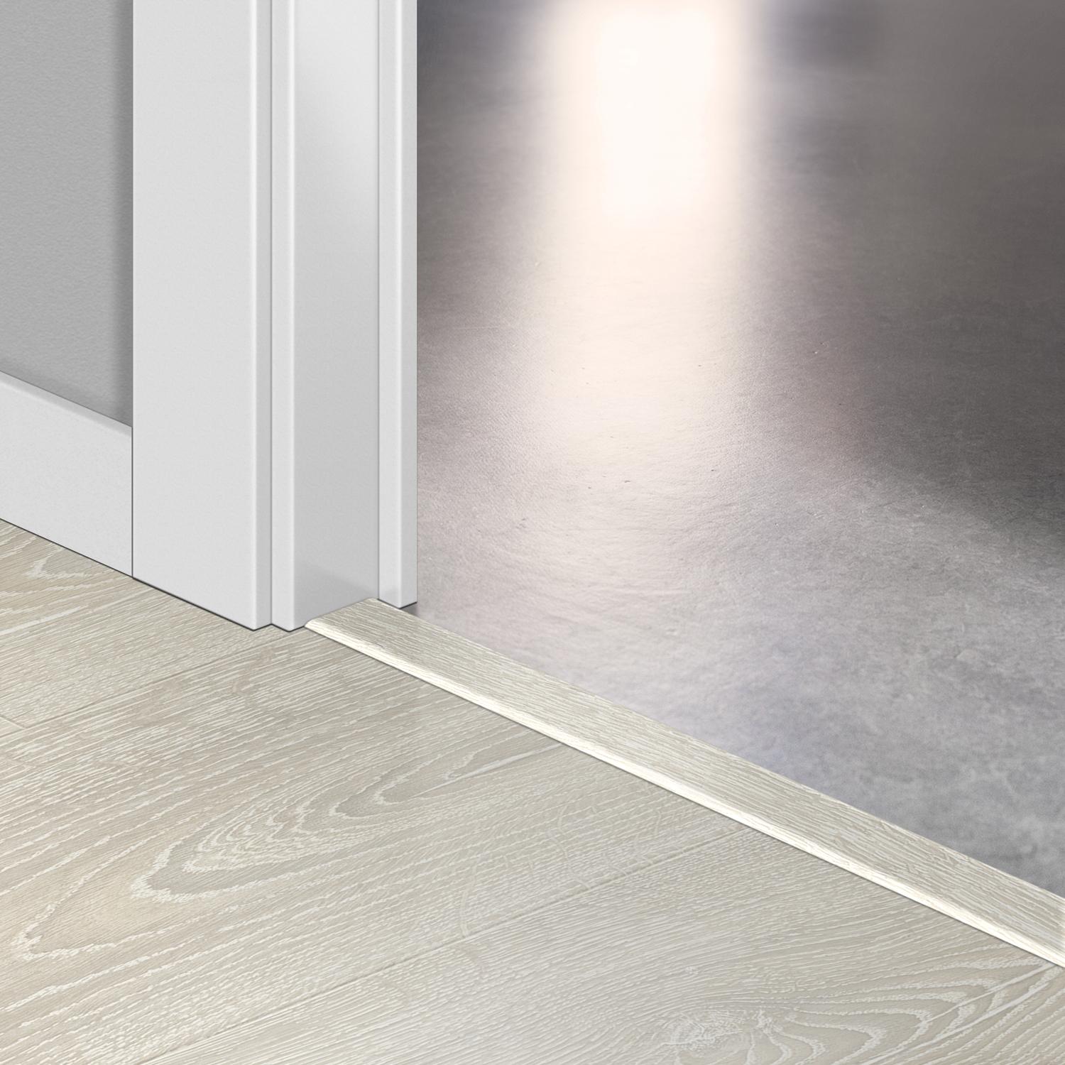 2150mm Quickstep Laminate Incizo Patina Classic Oak Light Profile Image 5