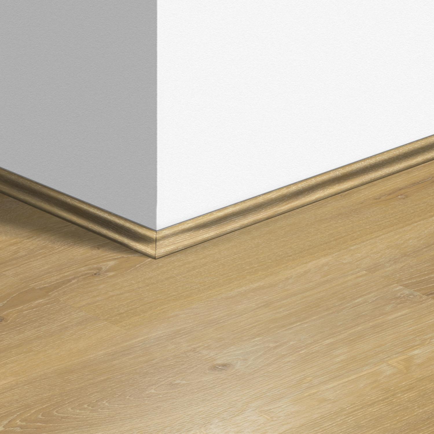 17mm 2400mm Quickstep Tennessee Oak Natural Laminate Scotia Image 5